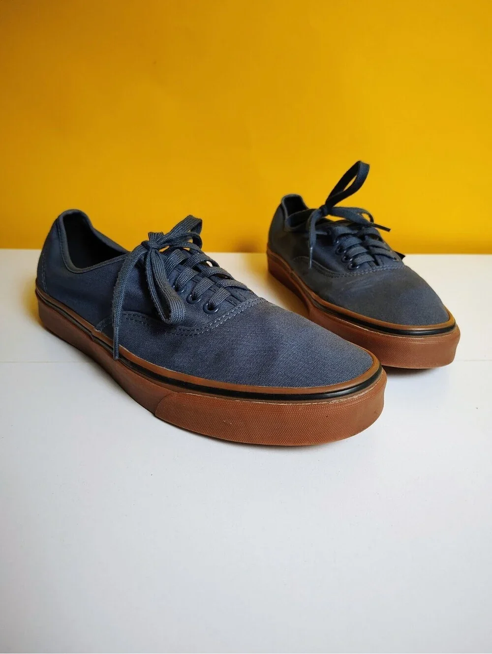 Vans Authentic Navy Blue Gum Sole Skate Shoes Mens Size 12 Low Top Canvas